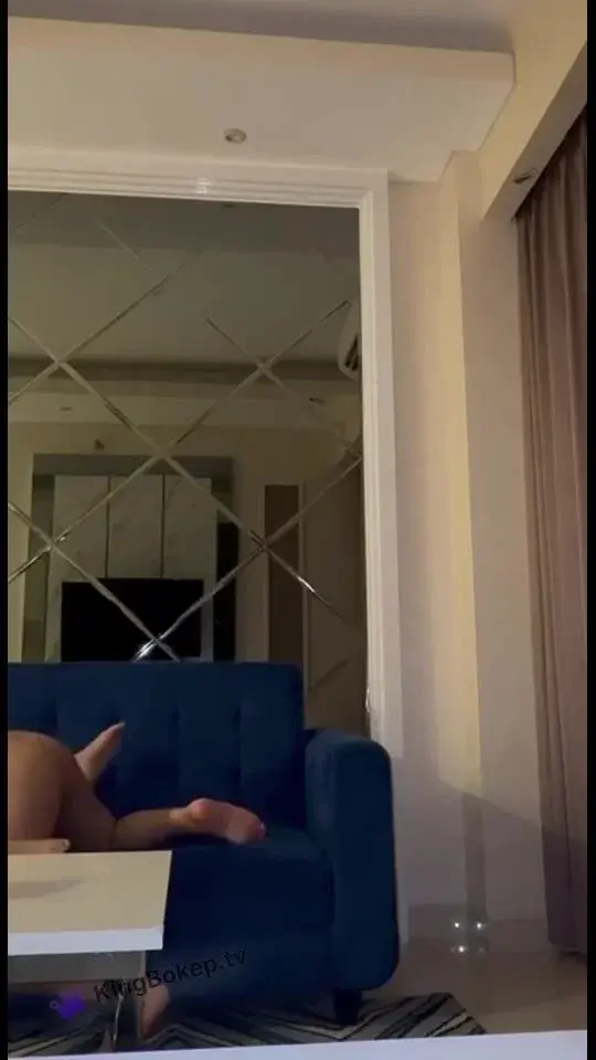 Jepang Viral Sofa Itu Adalah Saksi Cewek Jepang Di